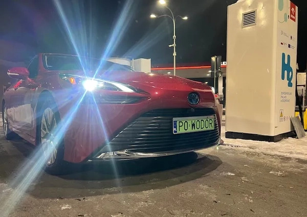 Toyota Mirai cena 179000 przebieg: 5800, rok produkcji 2021 z Poniatowa małe 106